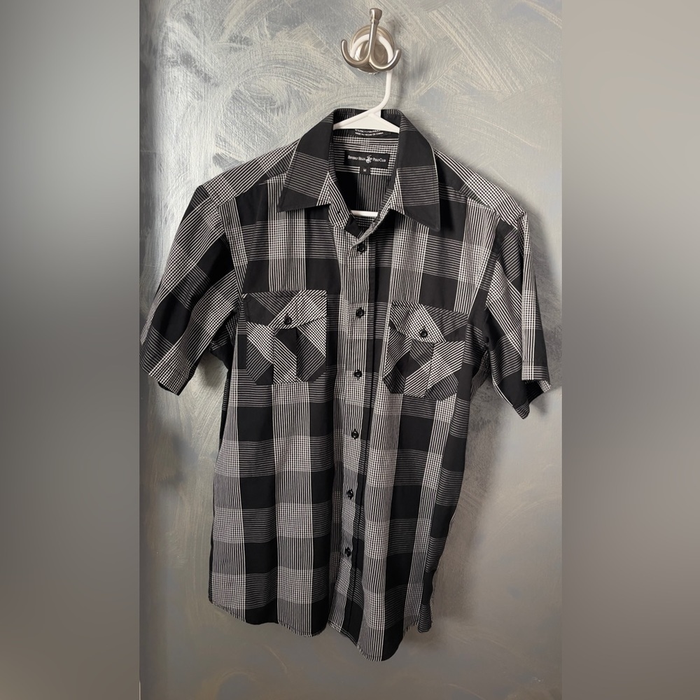 BEVERLY HILLS POLO CLUB SHORT SLEEVE BUTTON DOWN DRESS SHIRT